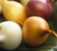 Onions stimulate blood circulation in the pelvic area